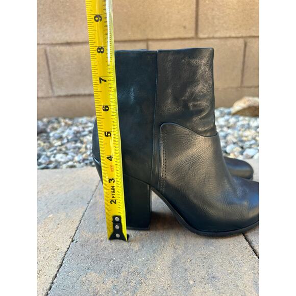 Rag & Bone Kendall Black Leather Bootie size 7.5 ( 37.5)